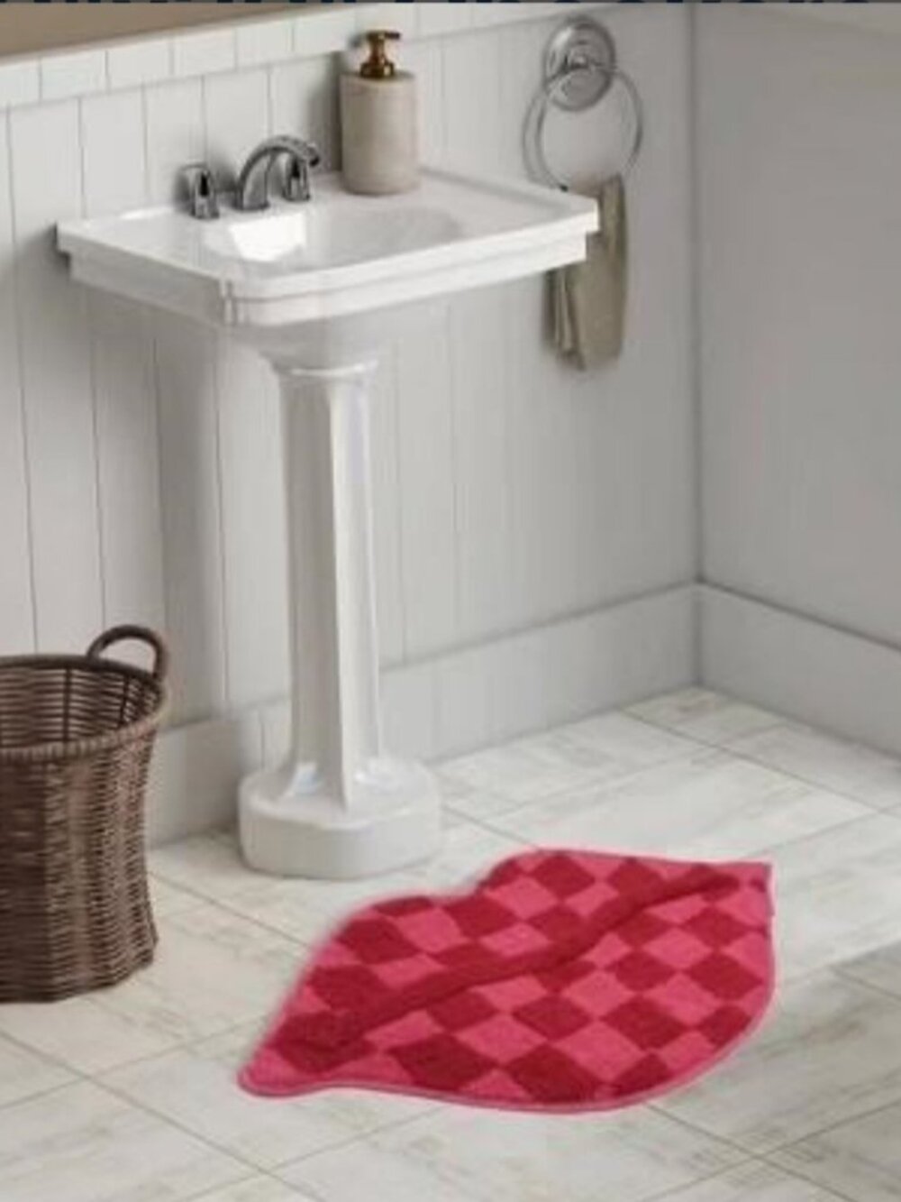 Checkered Red & Pink Lips Accent Mat 20" x 30"
